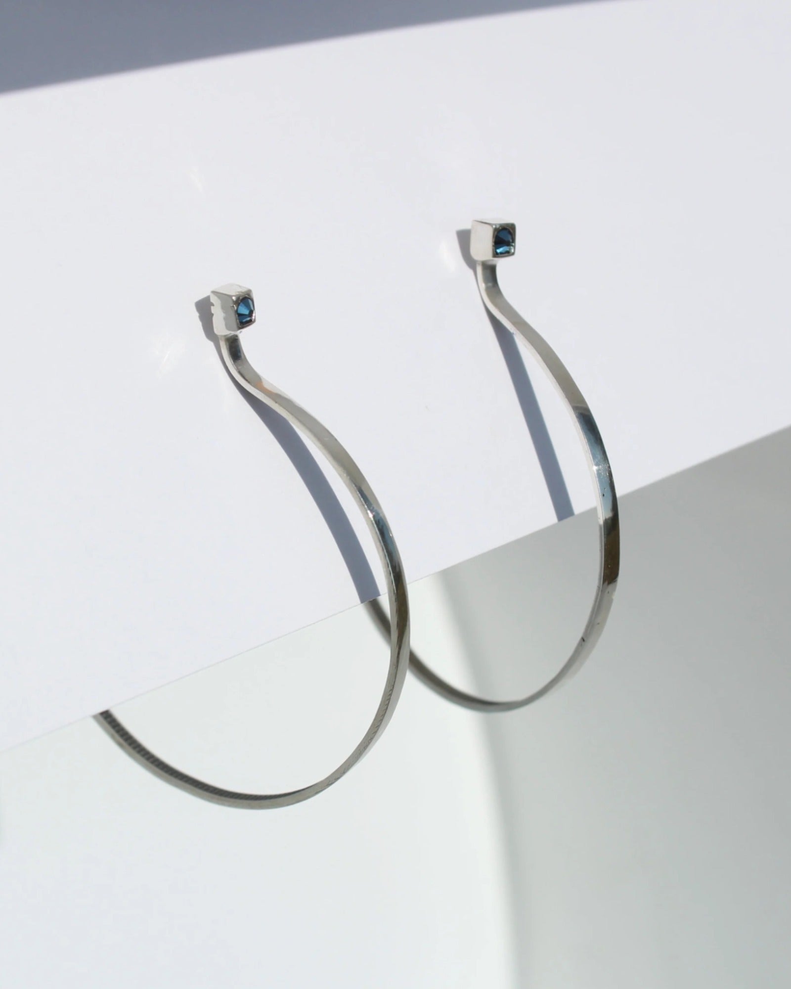 Handmade Silver hoop earrings Calliophis #05 - Made in Switzerland