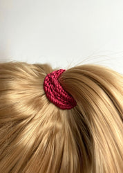 Kknekki Hair Elastic in Vibrant Red Holding a Sleek Ponytail – Gentle on Hair, Ultra-Durable & Fashionable