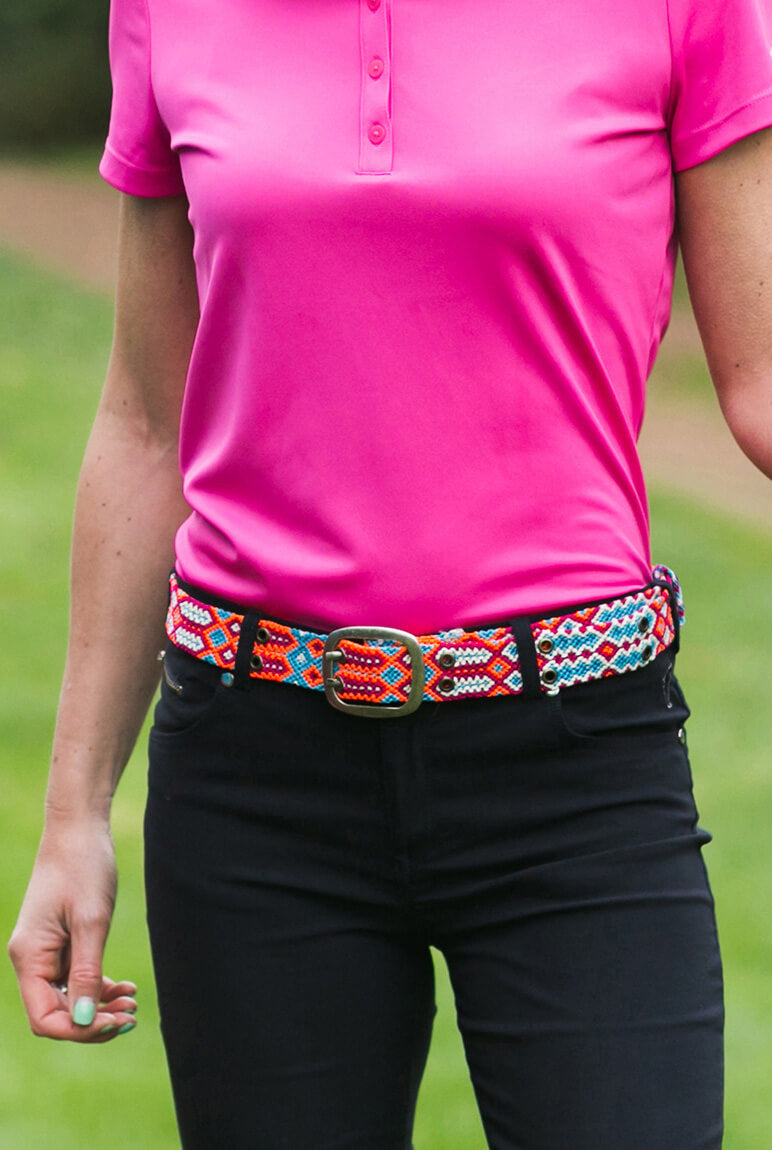 Woman wearing hand-woven Women's Belt from 99things.ch
