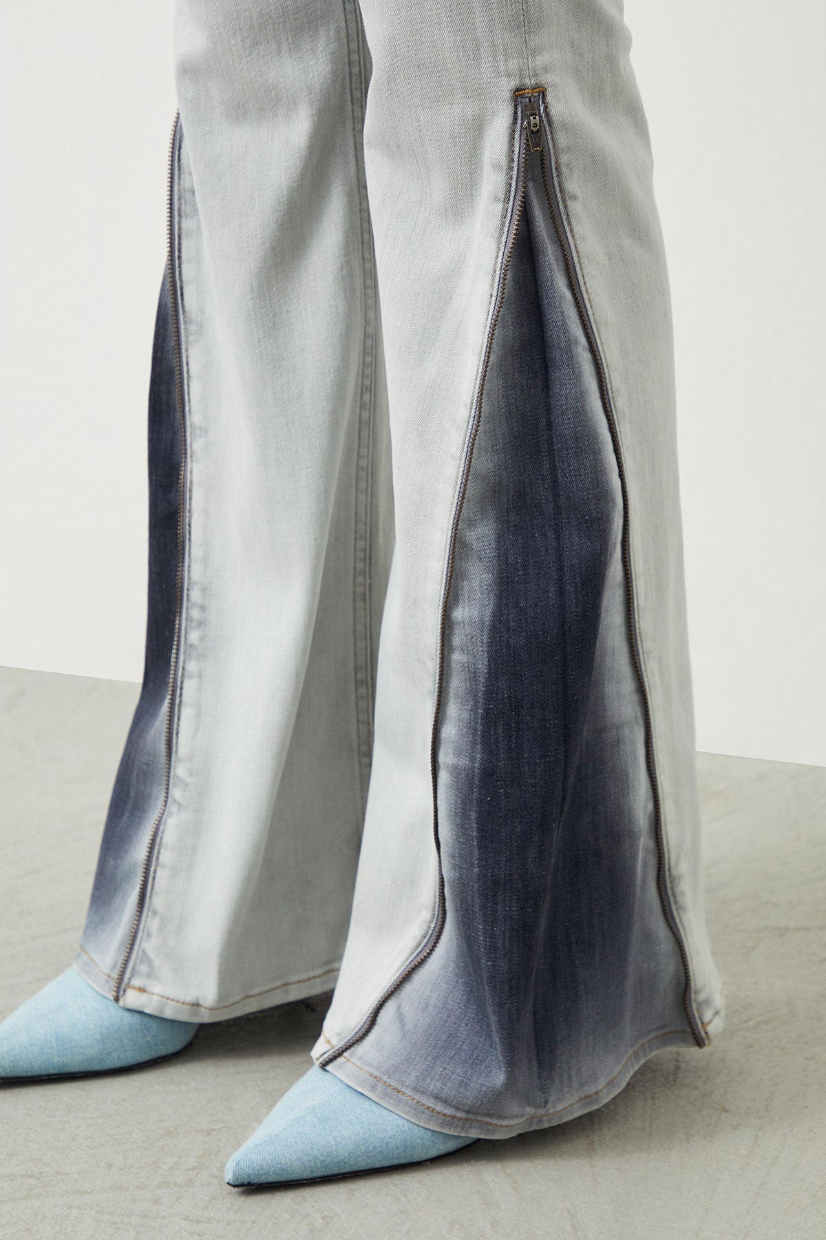 Graue Modular-Jeans im Flare-Fit für Damen 