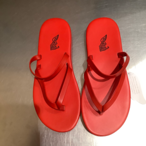 Myla t-moro Red