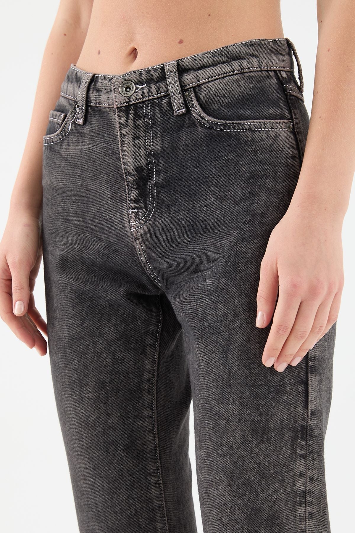Mira Boyfriend Fit Graue Strike Damen Jeans