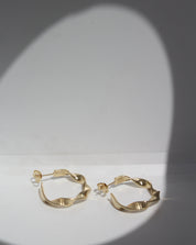 Handmade Gold earrings Wavy S #01 - made in switzerland
