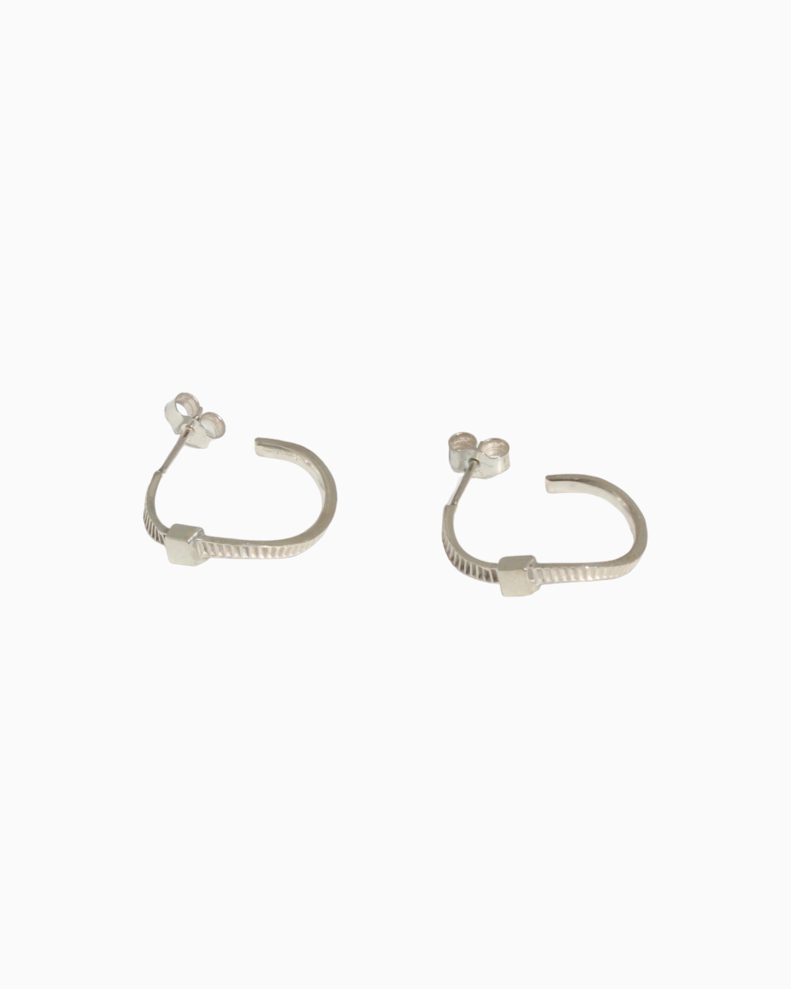 Handmade Silver earrings Wavy #07 by FANN!