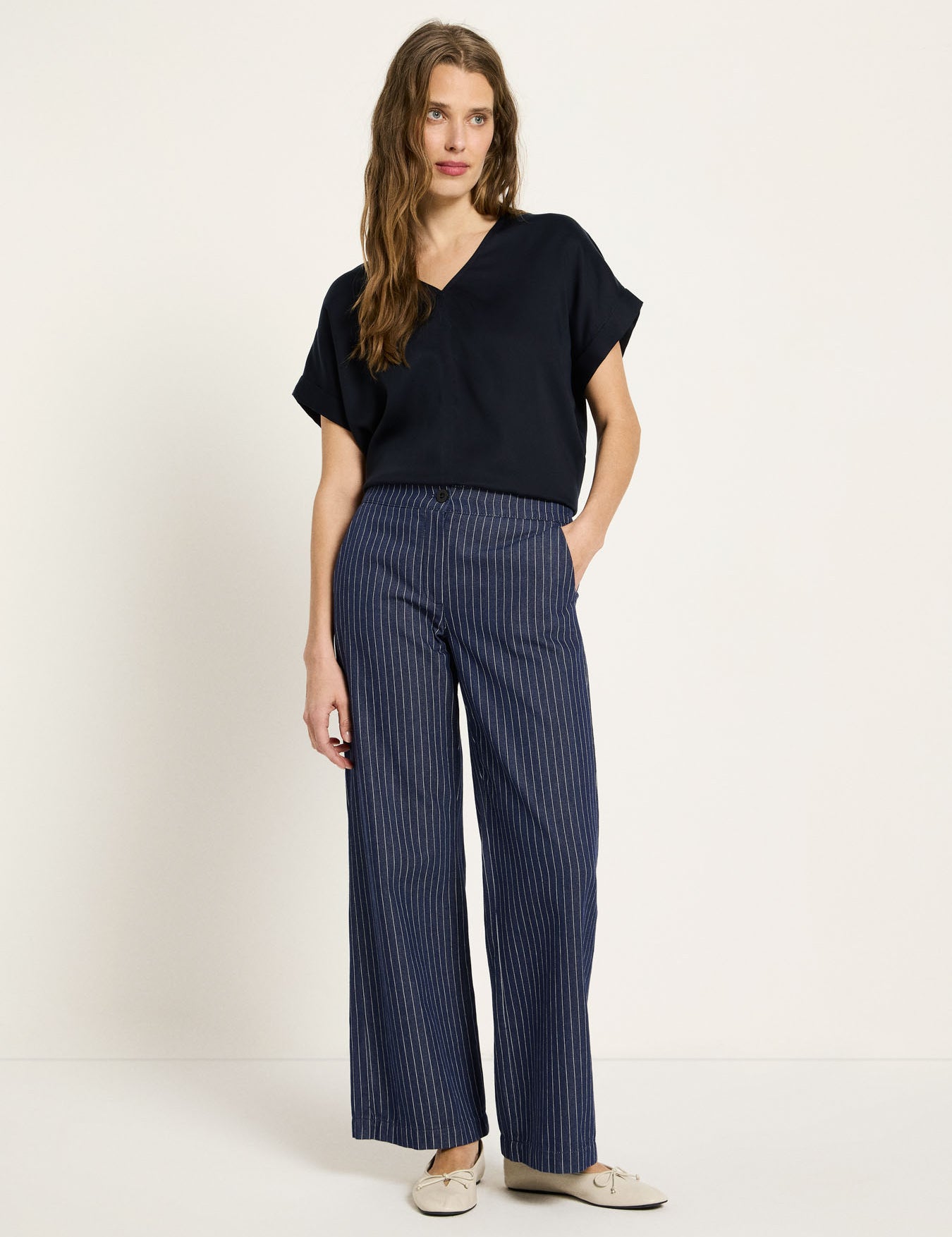 LANIUS_126_14582-00-983-blue-white-36_Streifen-Marlenehose_02.jpg