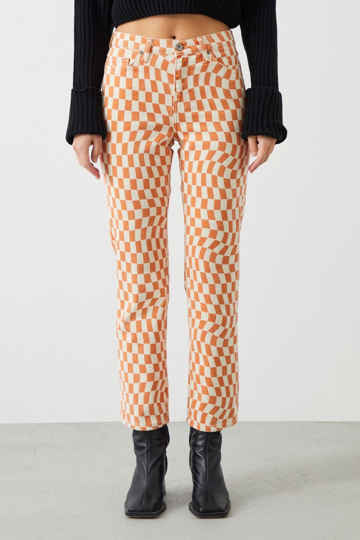Flattering fit: Close-up of Mira Boyfriend Fit Checkered Jeans