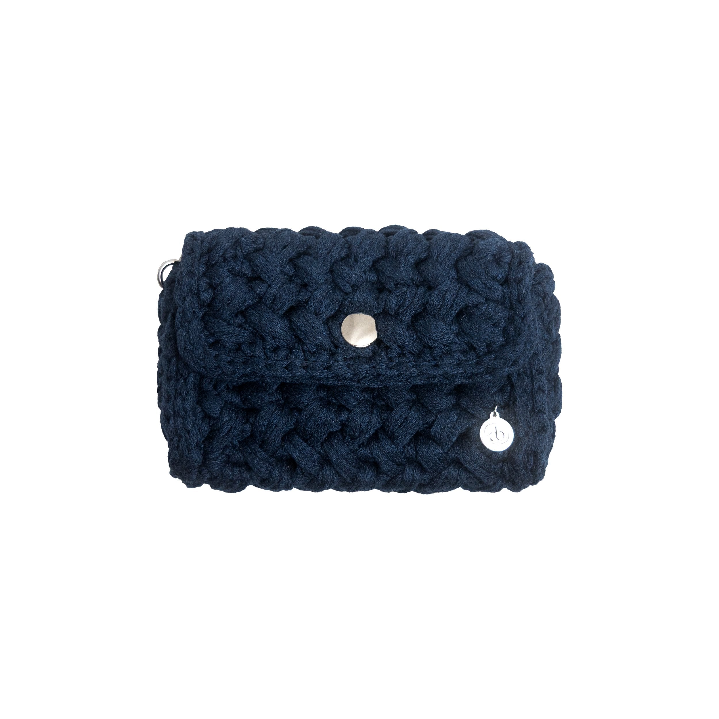 Atelier Bagatelle Essential Wallet in navy, product photo – 99things.ch