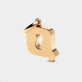 Coluri Letter Q Charm