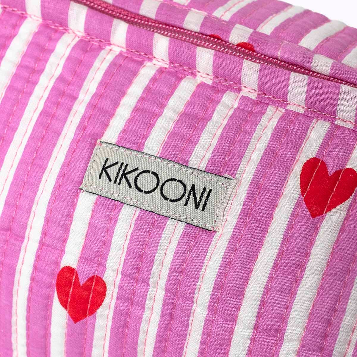 KIKOONI Love Edition pink cosmetic bag, woven label and heart print – detail