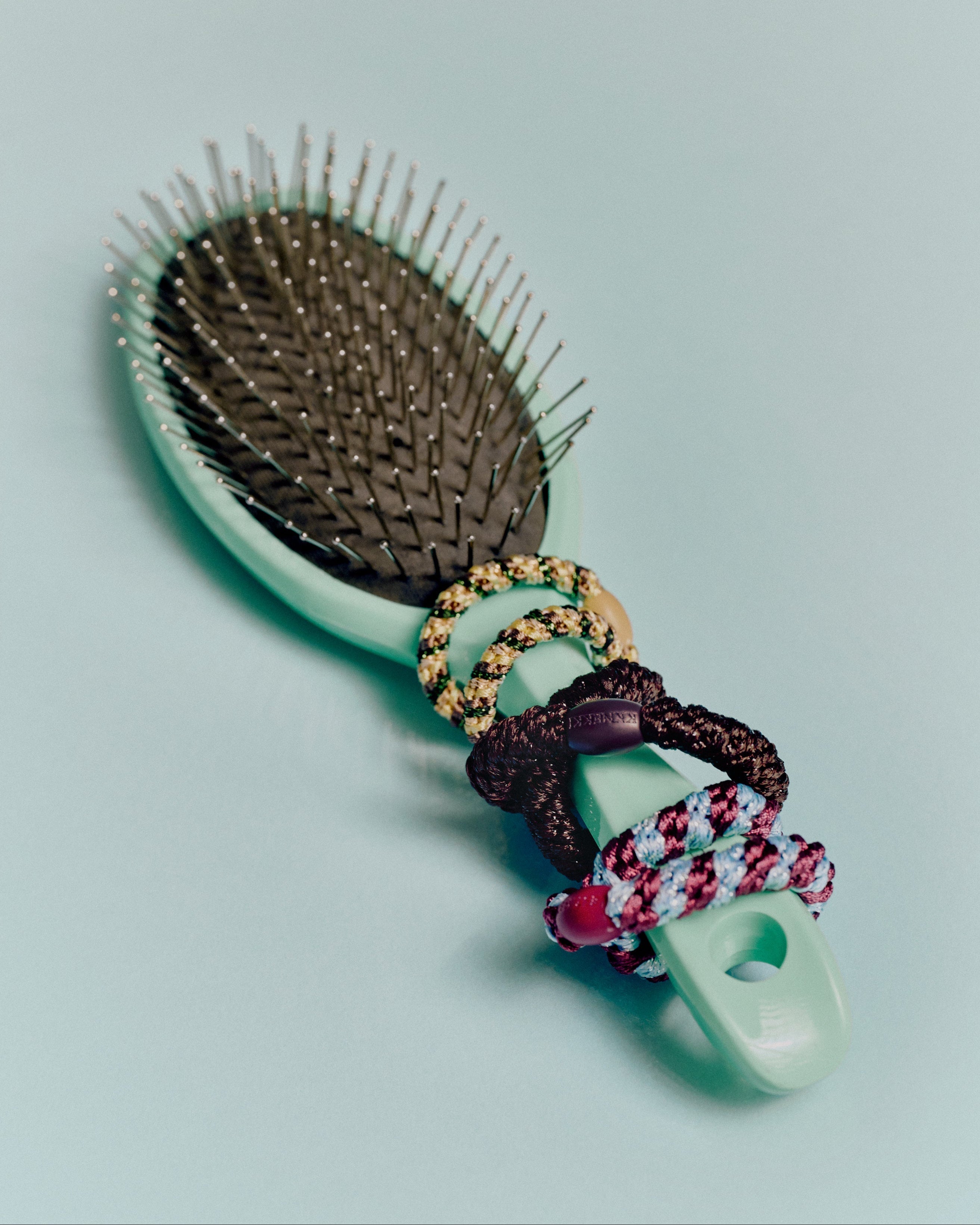 KKNEKKI hair tie Chocolate Glitter – lifestyle