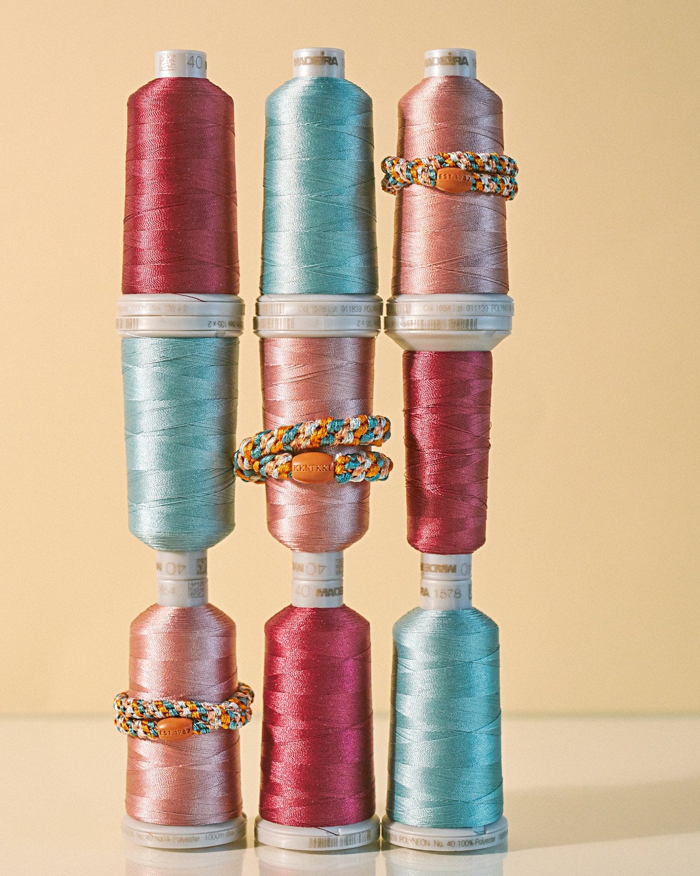 KKNEKKI hair tie Terracotta & Teal Mix – lifestyle