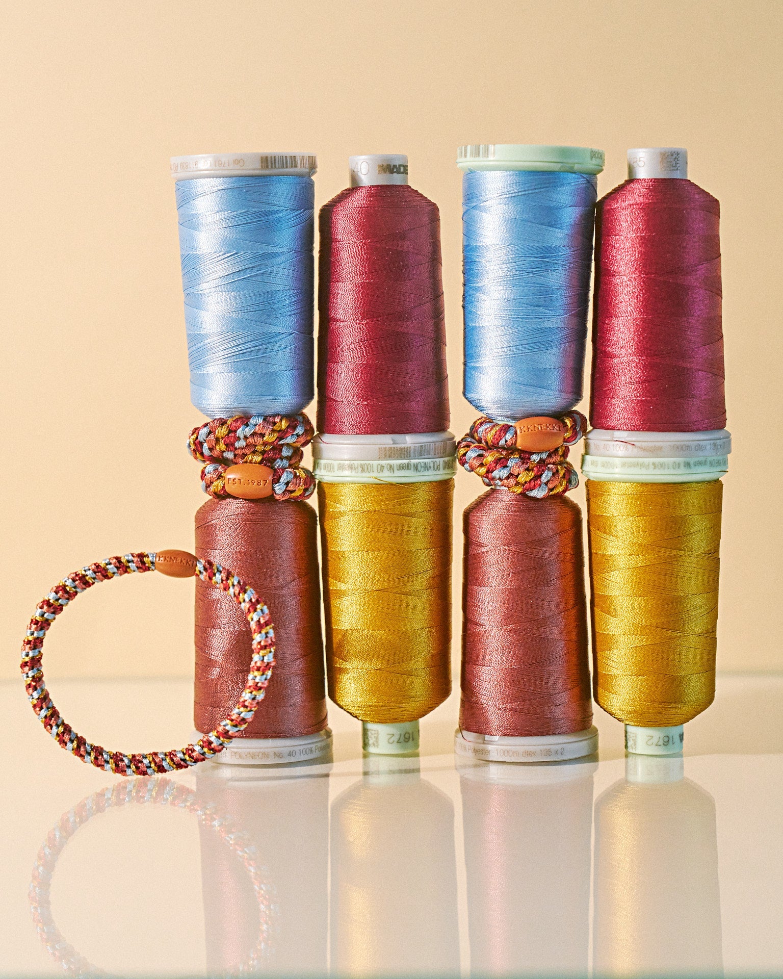 KKNEKKI slim hair tie Terracotta & Teal Mix – lifestyle