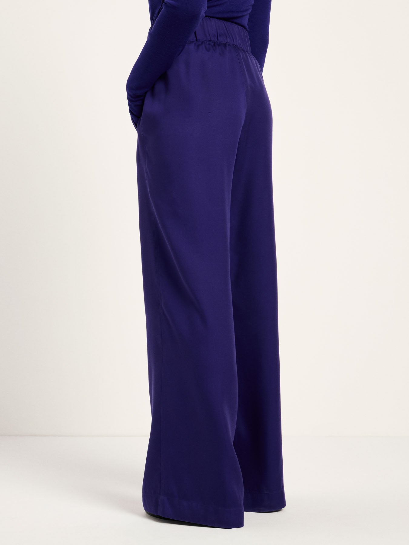 LANIUS violet wide-leg trousers in TENCEL Lyocell, back view