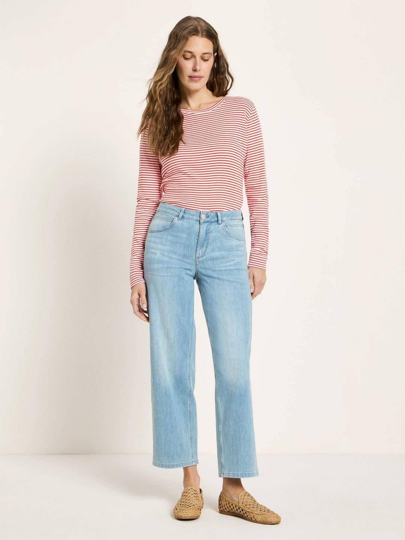 LANIUS relaxed straight jeans in light blue – full look