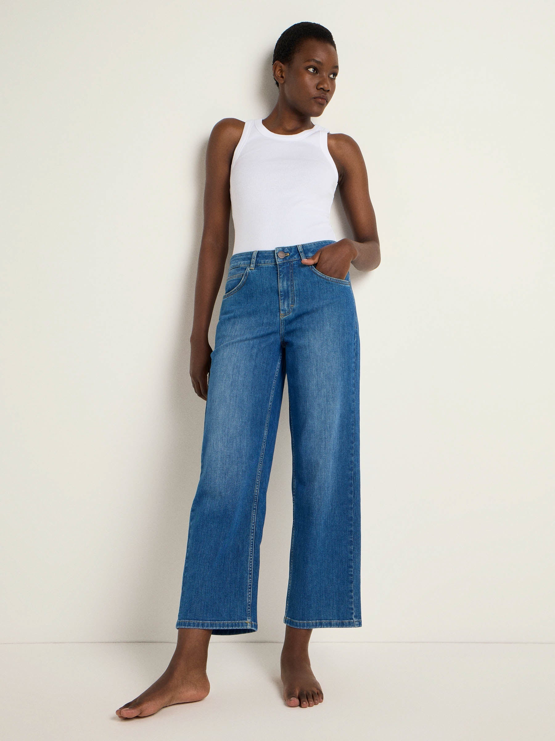 LANIUS relaxed straight jeans in mid blue – full look