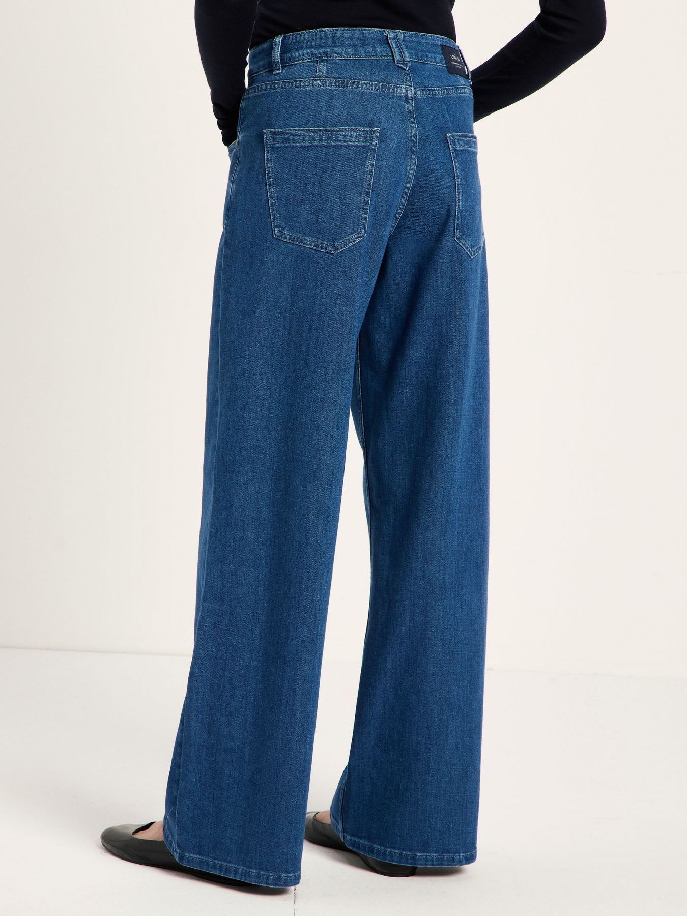 LANIUS Marlene pleated wide-leg jeans in mid-blue organic denim, photo 5