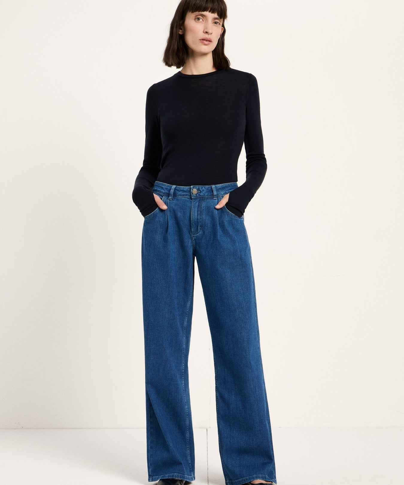 LANIUS Marlene pleated wide-leg jeans in mid-blue organic denim, photo 2