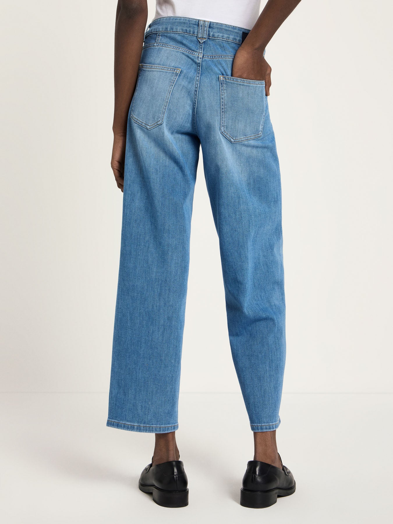 Rear view of Lanius relaxed organic jeans, showing the high-quality finish and fit for women