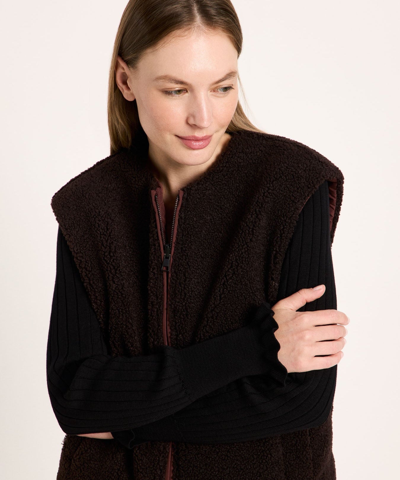 LANIUS reversible quilted jacket in chocolate with a boxy cut and zip, another view