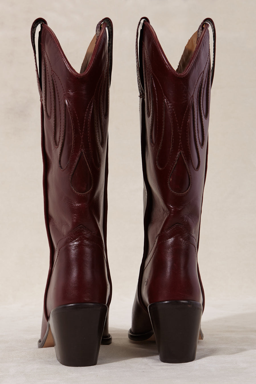 MICUIR Mestizo burgundy cowboy boots, back view showing the 7 cm heel
