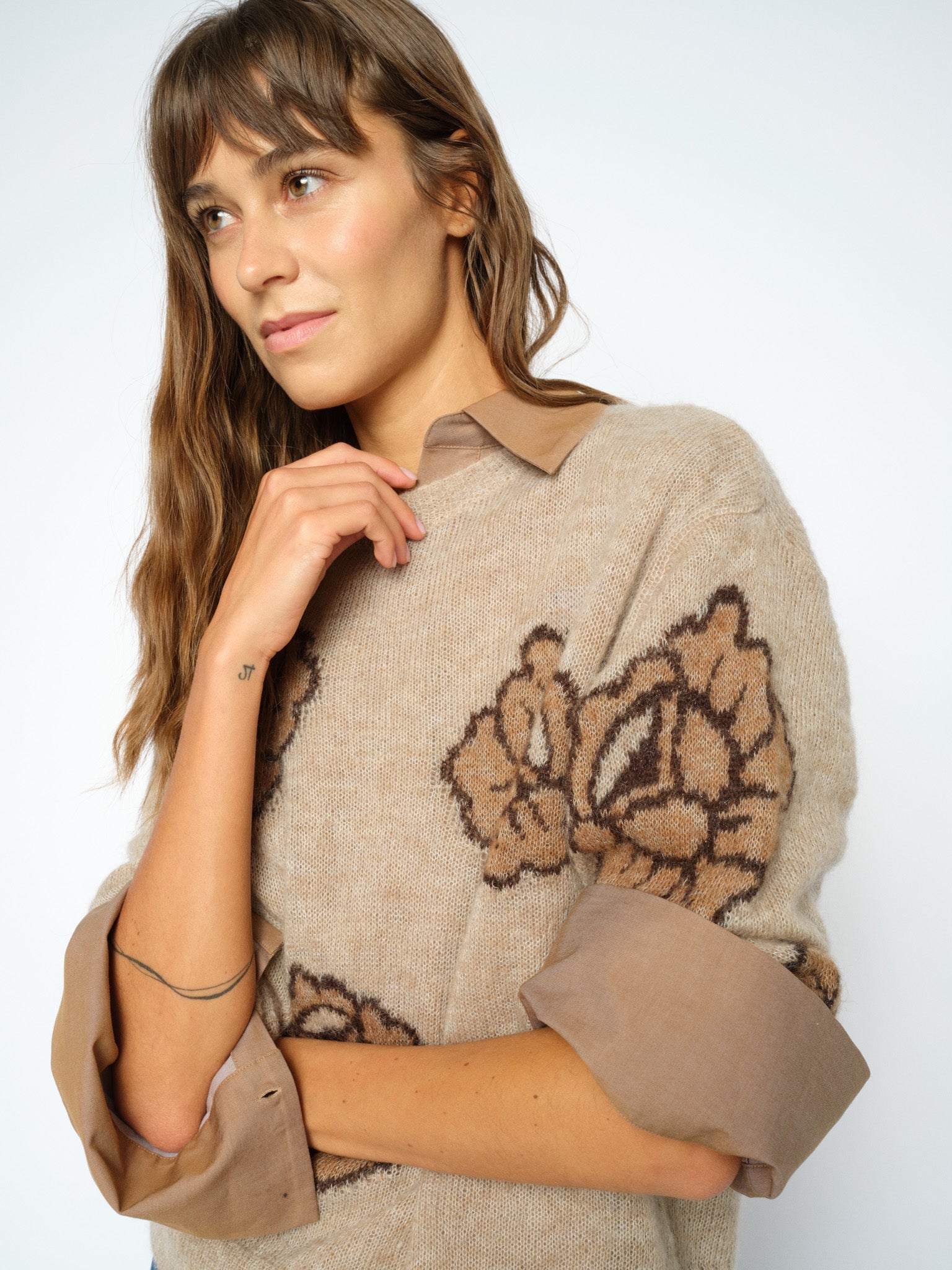 MOS MOSH Drea Popli round-neck jumper with brown jacquard roses on mottled beige, close-up detail
