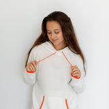 Nuage Cashmere Hoodie – White Angel – worn by a model