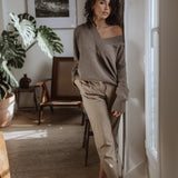 Iconic V-Neck Jumper – Cappuccino – view 4