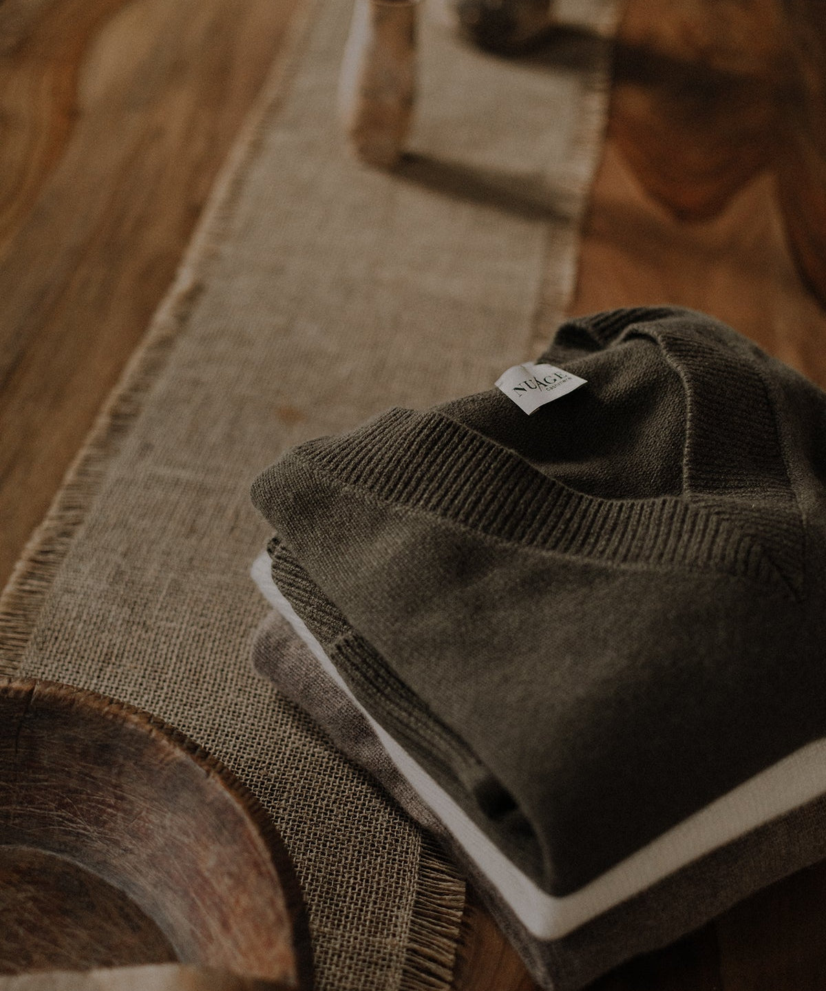Iconic V-Neck Jumper – Olive – view 2