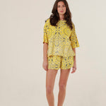 One Tee Bandana Print Shorts in yellow – 100% cotton, high-waisted wide-leg fit, 99things.ch