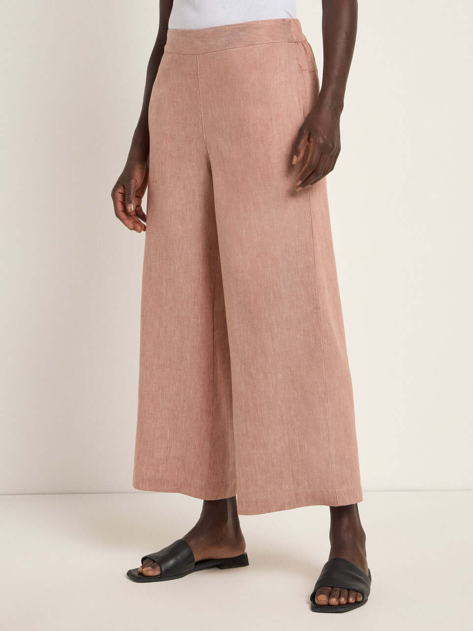 Lanius Culotte in mocha made from linen and organic cotton, shown in close-up with flowing fabric and mid-rise waist