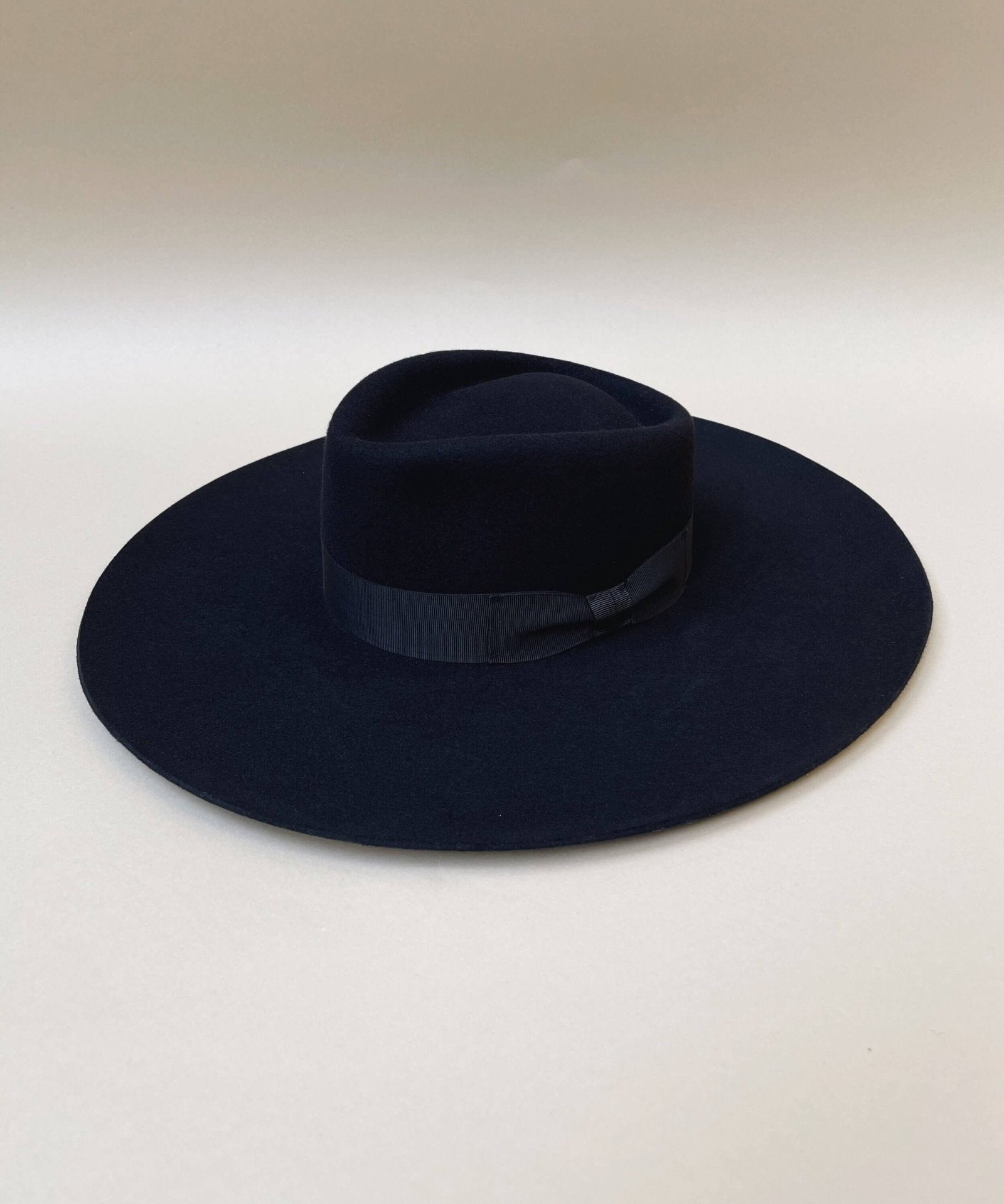 VAN PALMA - PAUL Wide Trim Bow Hat | Black