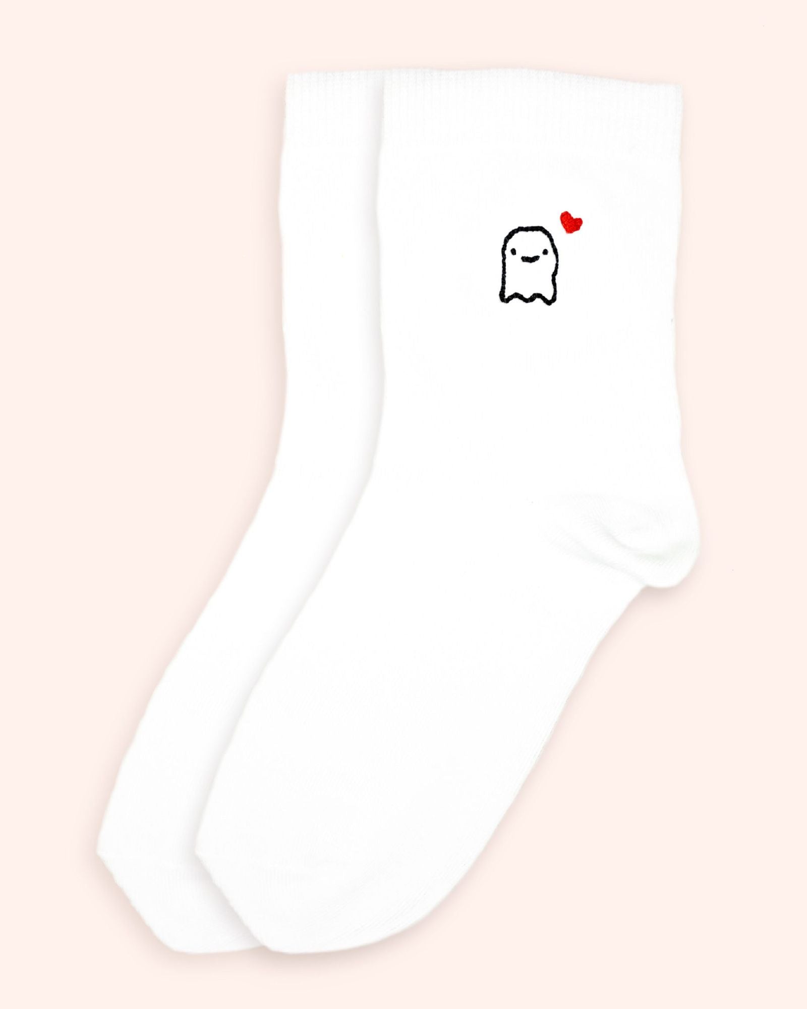 VFELDER Cute Ghost Hand-Embroidered Short White Socks - Soft and Breathable Fabric with Charming Red Heart Detail